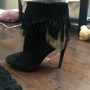 Black heeled boots